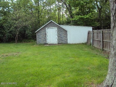 1109 Herbert St, Niles, MI 49120 - photo 3