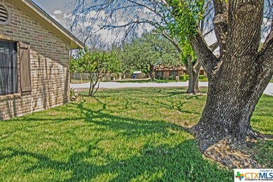 711 Ash St, Copperas Cove, TX 76522 - photo 3