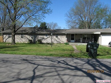 411 S 9th St, Henryetta, OK 74437 - photo 5
