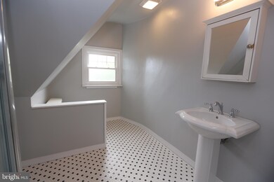 10 Simpson Rd, Ardmore, PA 19003 - photo 5