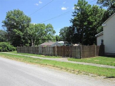 2103 S 4th St, Mascoutah, IL 62258 - photo 7
