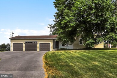 1725 Gabler Rd, Chambersburg, PA 17201 - photo 2