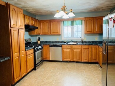 275 Mcmahon St, Fall River, MA 02721 - photo 5