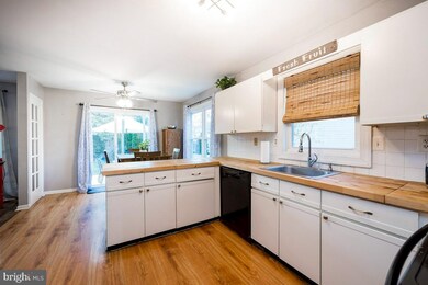 318 Patrick Way, Royersford, PA 19468 - photo 4