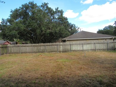 2825 La Vista Ave, Bay City, TX 77414 - photo 3