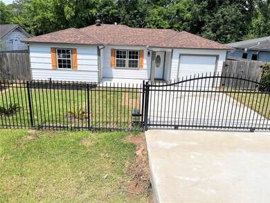 10401 Onslow St, Houston, TX 77016 - photo 2