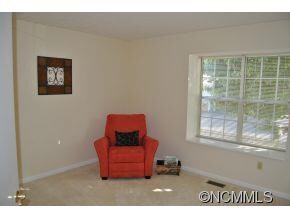 Spare bedroom or study