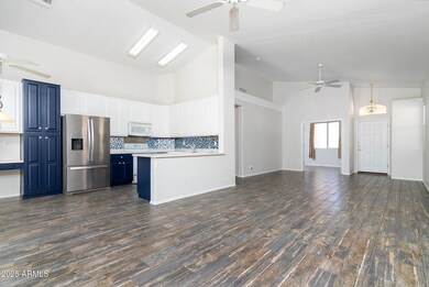 Open kitchen - great room
