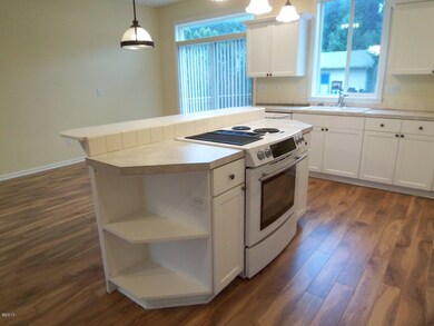 1927 SW Harbor Ave, Lincoln City, OR 97367 - photo 3