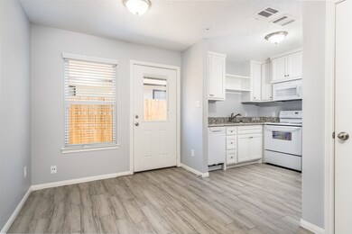 207 N Poplar St unit B, Tomball, TX 77375 - photo 4