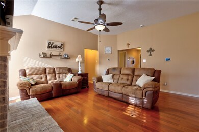 3890 Westglen Dr, Alvin, TX 77511 - photo 6