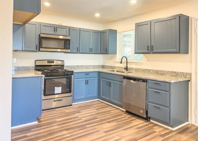 6355 French Chateau Dr, Houston, TX 77088 - photo 2