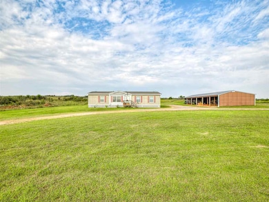 2600 Peach Rd, Orlando, OK 73073 - photo 2