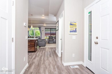 Entryway 0565-SMALL