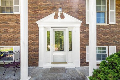 712 Valley Dr, Maryville, IL 62062 - photo 4