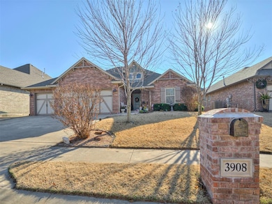 3908 Lakeshire Ridge Ct, Edmond, OK 73034 - photo 3