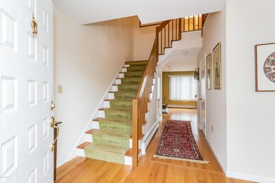 005-79A PemberwickRdGreenwichCT_Foyer-32