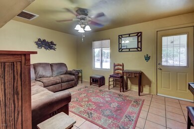 522 S Hobson-9
