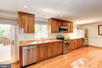 20429 Watkins Meadow Dr, Germantown, MD 20876 - photo 6