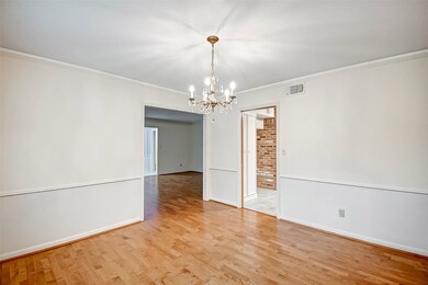 10227 Pine Forest Rd, Houston, TX 77042 - photo 7