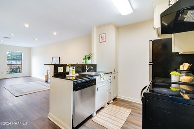 6-web-or-mls-2419 Robley Dr-6
