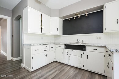 517 N Main St, Wayland, MI 49348 - photo 5