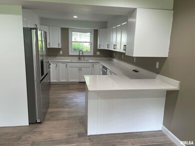 3317 Forest Rd, Davenport, IA 52807 - photo 2