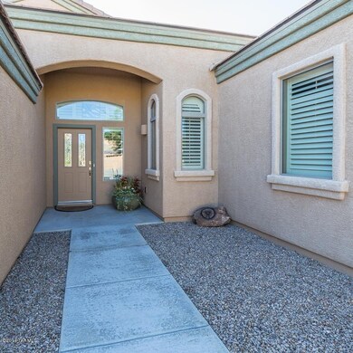 01 Front Yard 2248