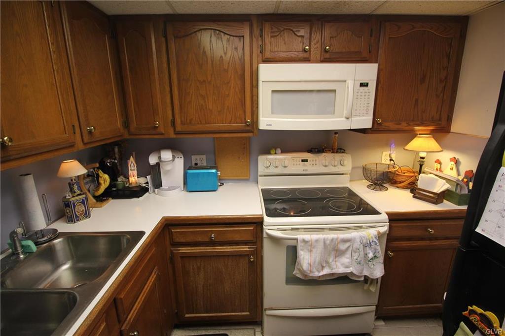 750 Chestnut St, Emmaus, PA 18049 - photo 5