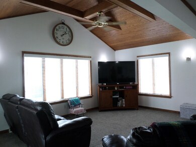 3485 Pond View Dr, Erie, PA 16506 - photo 4