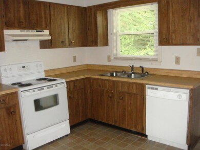 122 Stallion Dr, Jacksonville, NC 28540 - photo 3