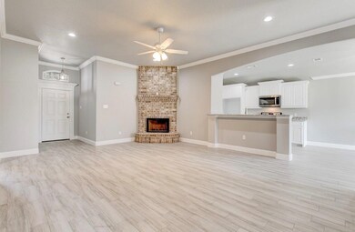 413 Meadow Park Dr, White Settlement, TX 76108 - photo 4