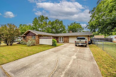 700 Oakwood Ave, Hurst, TX 76053 - photo 5