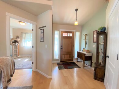 2026 SW Otis Ln, Grants Pass, OR 97527 - photo 6