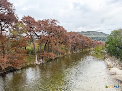 9751 River Rd, New Braunfels, TX 78132 - photo 2