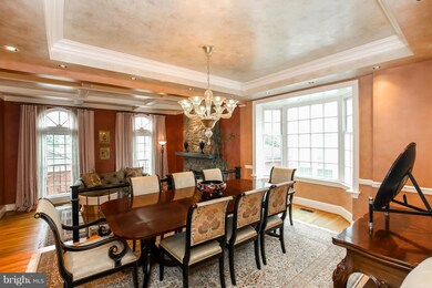 9410 Turnberry Dr, Potomac, MD 20854 - photo 3