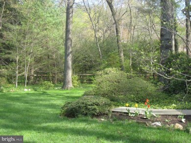 3600 Whispering Ln, Falls Church, VA 22041 - photo 2