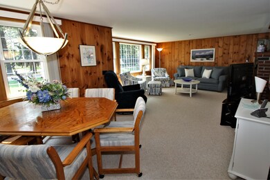 DINING/LIVING ROOM