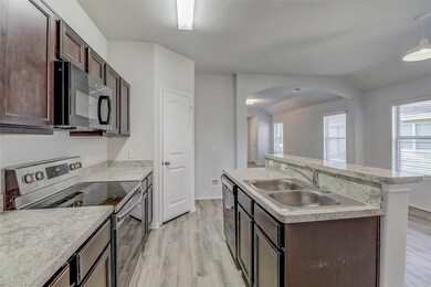 1303 Starling Ln, Ennis, TX 75119 - photo 4