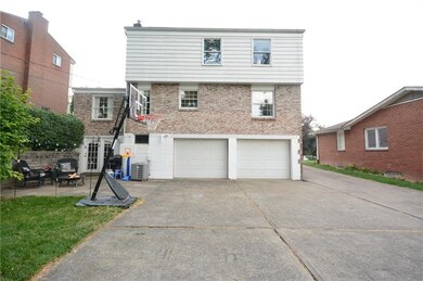 Xtra Large LEVEL driveway, great for Basketball/Ri