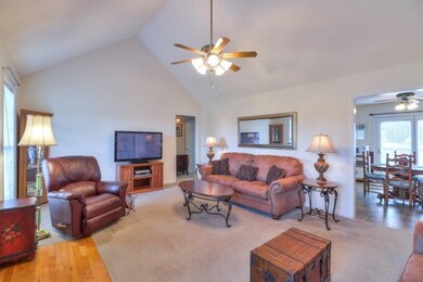 409 Meadowlark Dr, Shelbyville, TN 37160 - photo 3