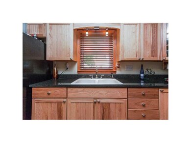 Kitchen. Granite countertops