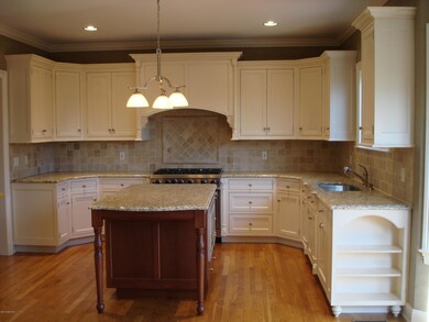 17 Windy Knolls unit LEFT SIDE A, Greenwich, CT 06831 - photo 7