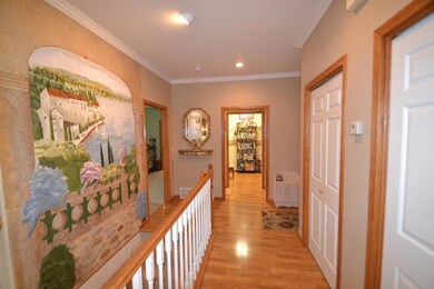 Foyer w/ Closet