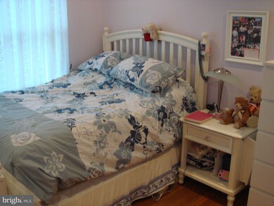 9109 Santayana Dr, Fairfax, VA 22031 - photo 7