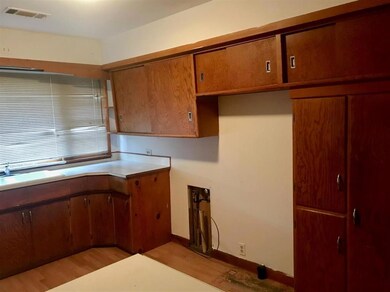 615 N 30th St, Parsons, KS 67357 - photo 7