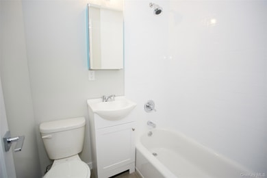 215 E Broadway unit 2M, Long Beach, NY 11561 - photo 5