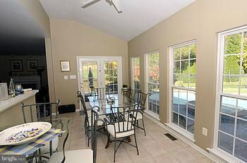 1318 Compton Ct, Sykesville, MD 21784 - photo 5