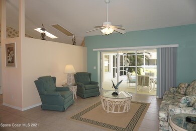 LIVING ROOM_DSC2193
