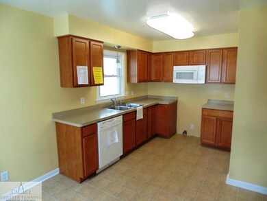 100 Bohnet Rd, Lansing, MI 48910 - photo 2